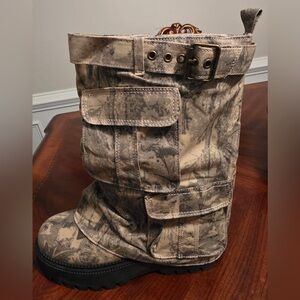 Camouflage Buckle Boots